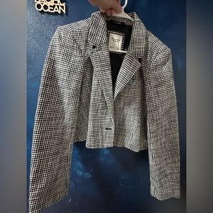 Just washed once and never wear it out